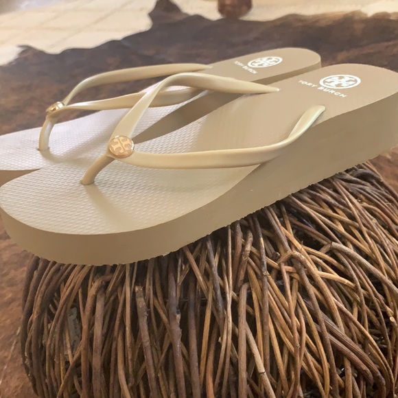 Flip flops nwot - Picture 2 of 4